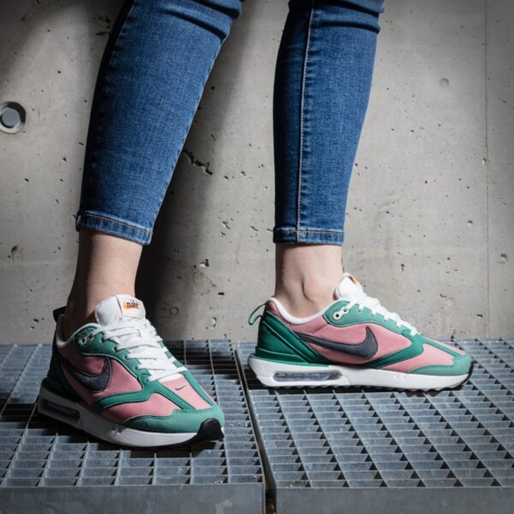 Nike Air Max Dawn - Picture 4 of 14
